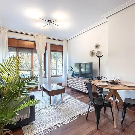 Апартаменты Moderno Y Acogedor En El Corazon De Бильбао