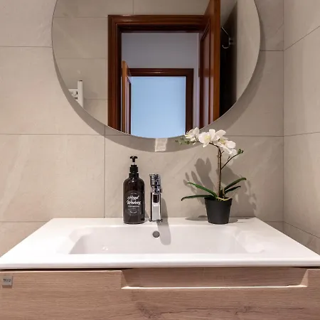 Apartamento Moderno Y Acogedor En El Corazón De *